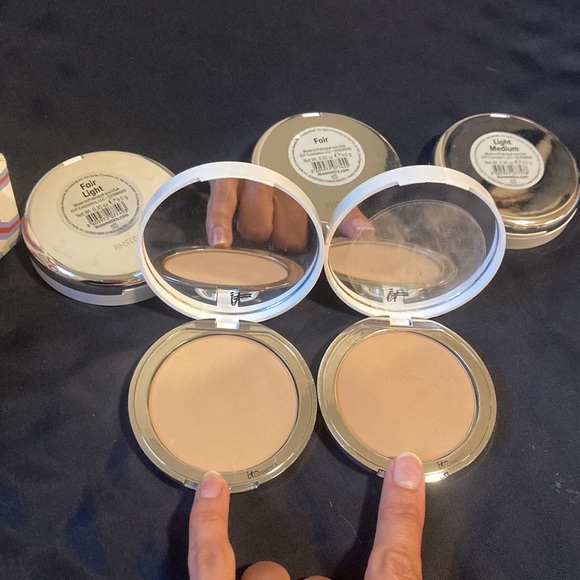 IT cosmetics Dark Powder foundations bye-bye - Picture 7 of 7